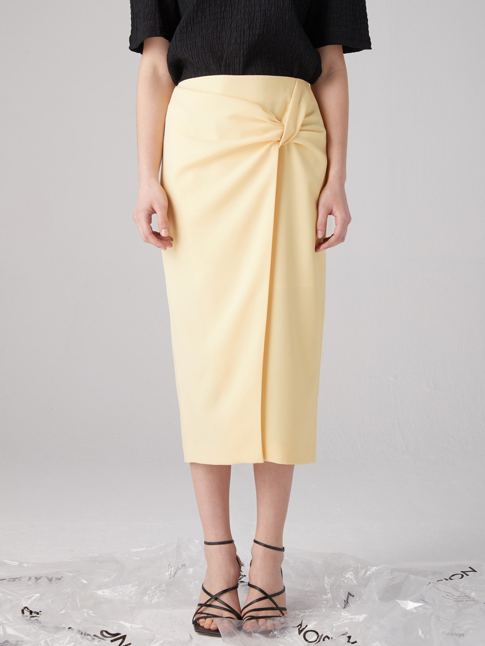 Knotted wrap skirt - Yellow