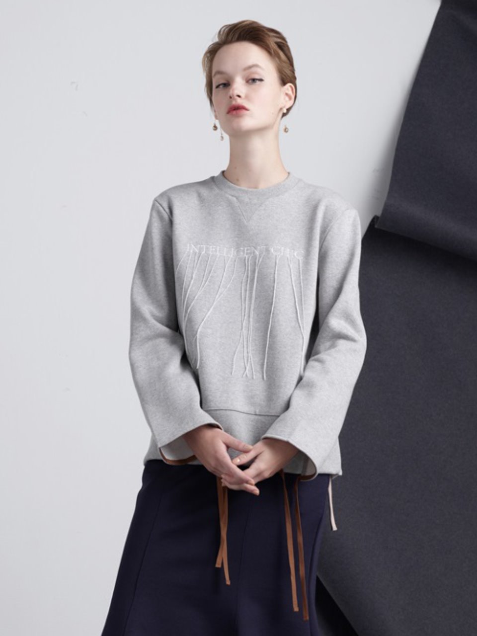 Embroidery Sweat Shirt-Grey
