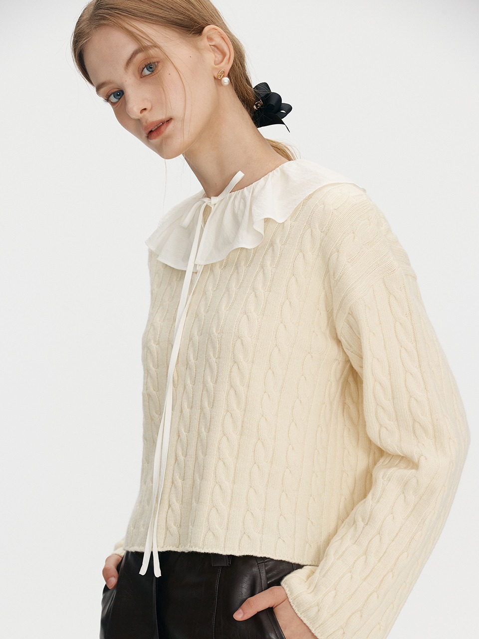 Back point cable knit - Ivory
