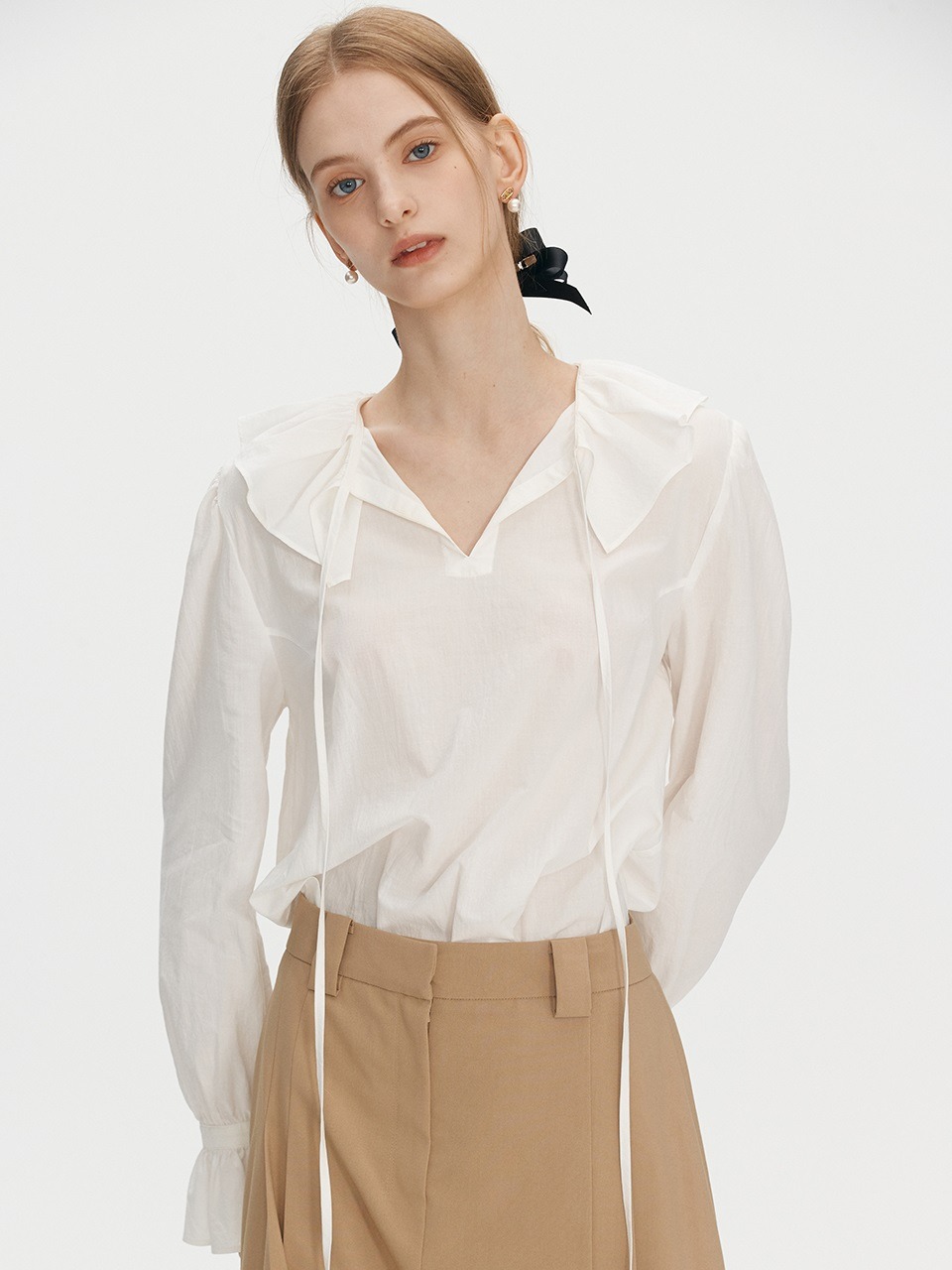 Ruffled neck blouse - Off white