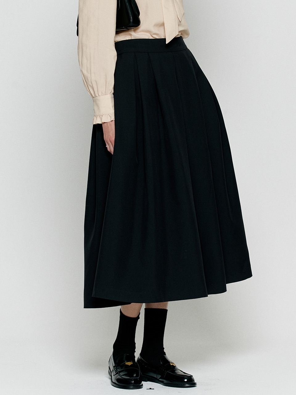 Wide tuck flare skirt - Black