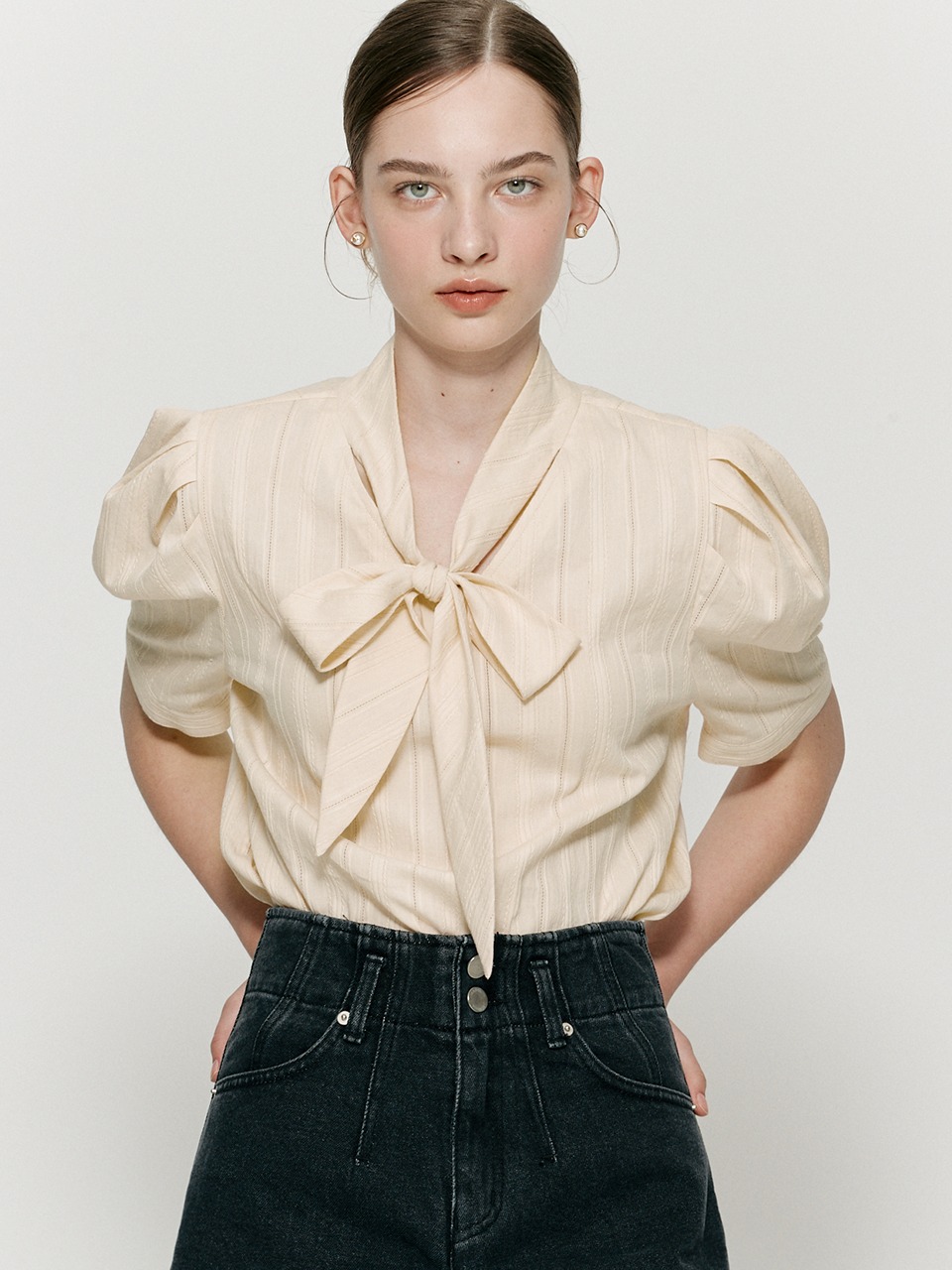 Scarf half-sleeve blouse - Light Beige